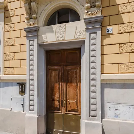 New - Penthouse With Private Terrace Apartment